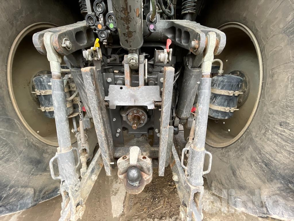 Tracteur agricole CLAAS 850 AXION (2015)