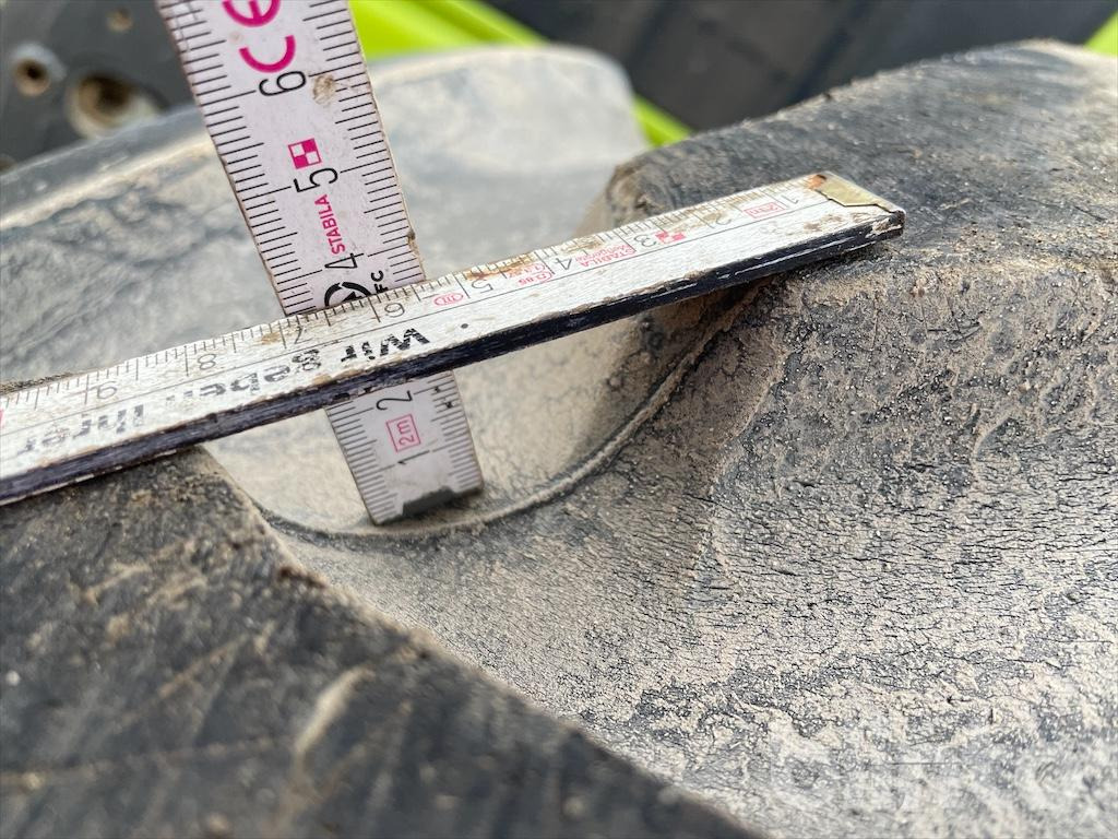 Tracteur agricole CLAAS 850 AXION (2015)