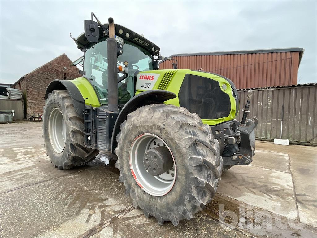 Tracteur agricole CLAAS 850 AXION (2015)