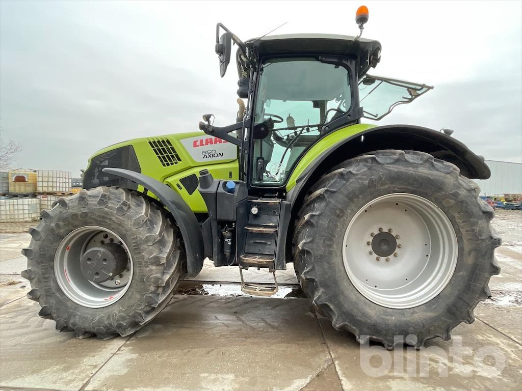 Tracteur agricole CLAAS 850 AXION (2015)