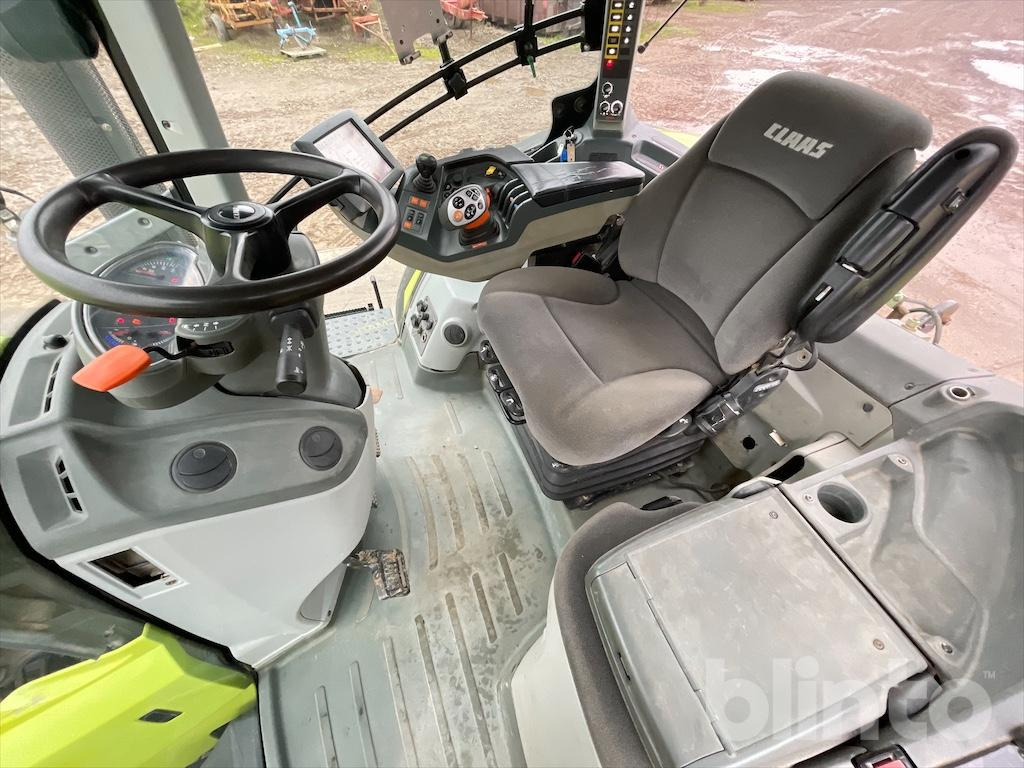 Tracteur agricole CLAAS 850 AXION (2015)