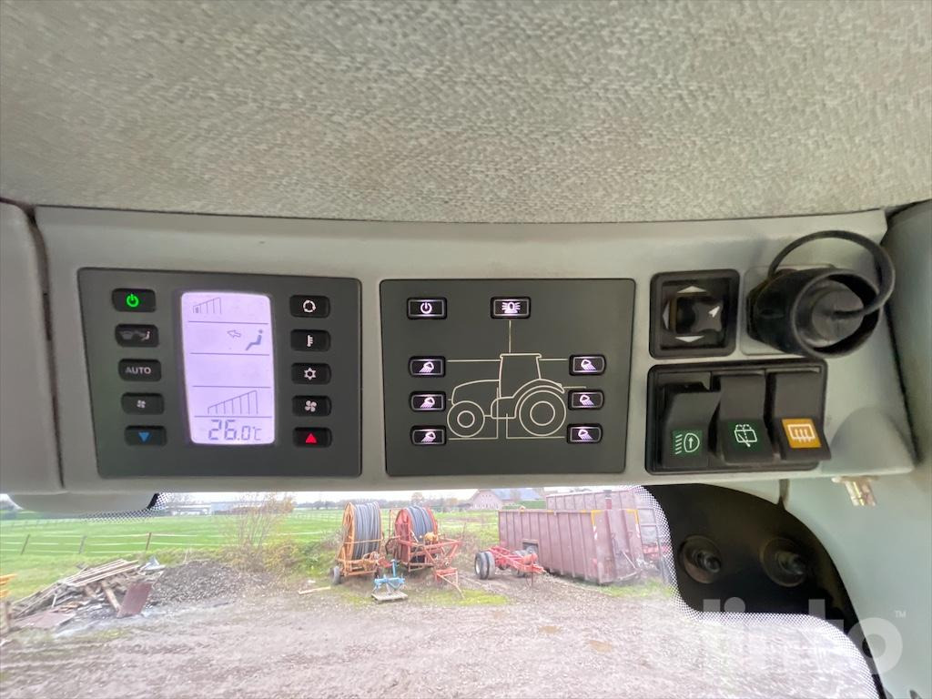 Tracteur agricole CLAAS 850 AXION (2015)