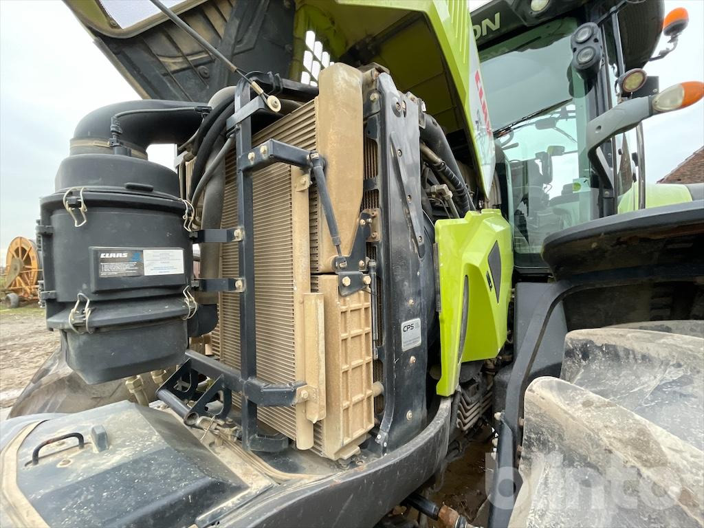 Tracteur agricole CLAAS 850 AXION (2015)