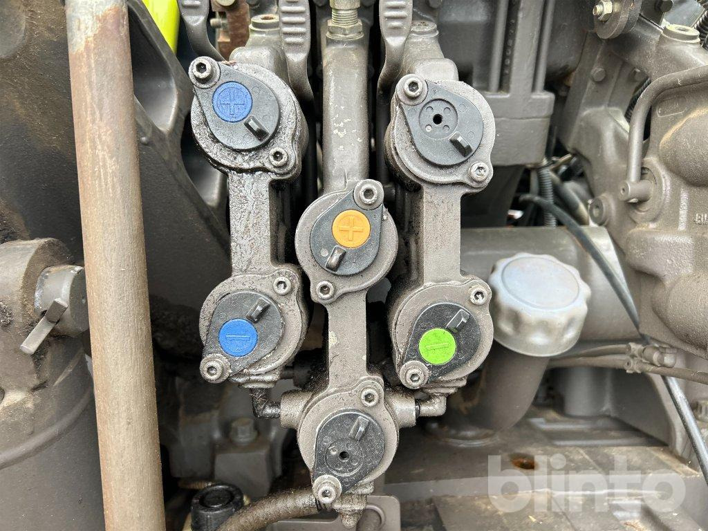 Tracteur agricole CLAAS A09 Axion 820 - 6516 h