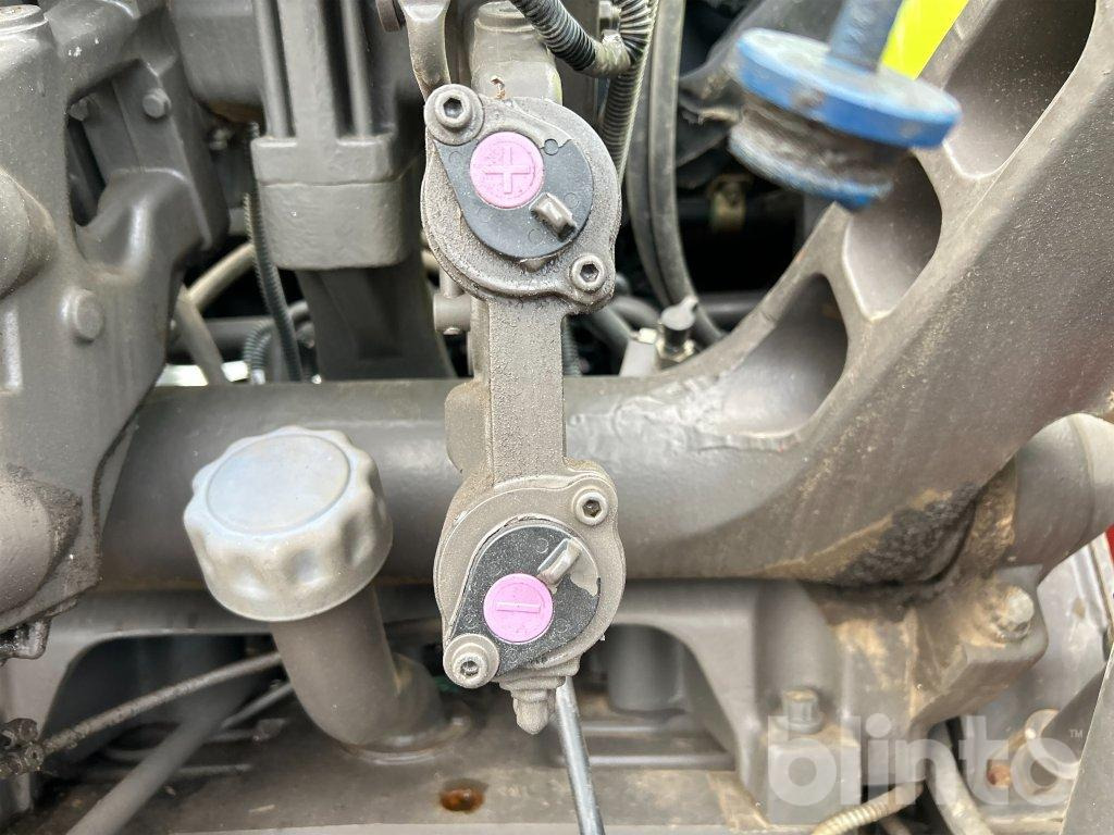 Tracteur agricole CLAAS A09 Axion 820 - 6516 h