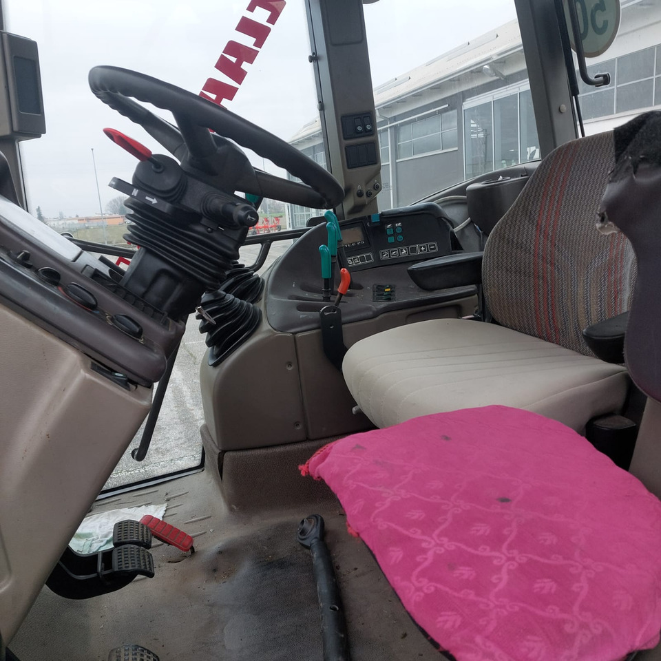 Tracteur agricole CLAAS ARES 836 RZ