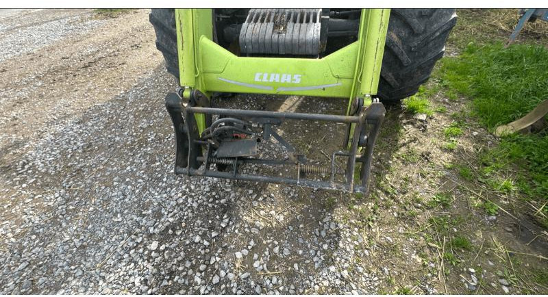 Tracteur agricole CLAAS ARION640