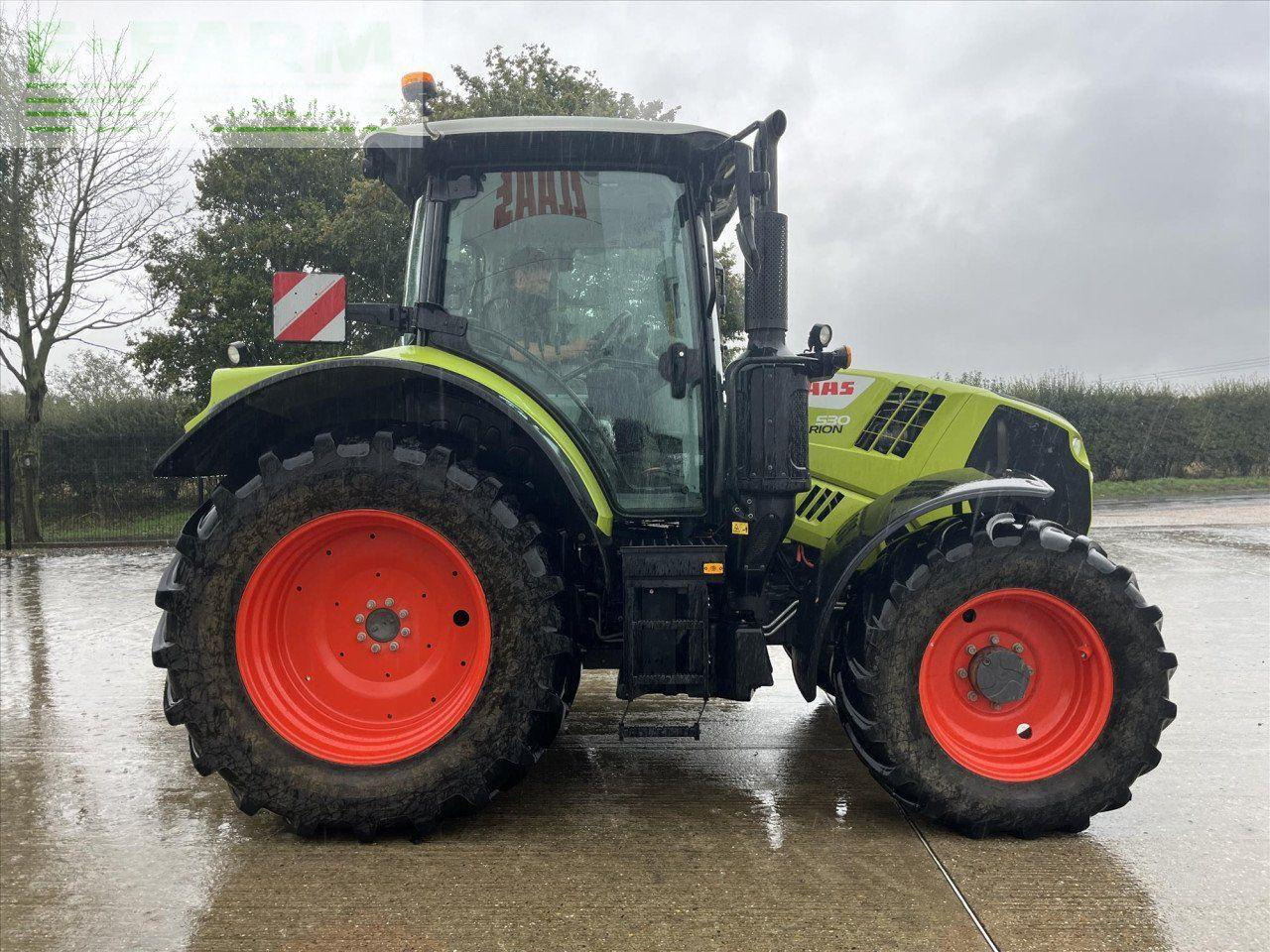 Tracteur agricole CLAAS ARION 530