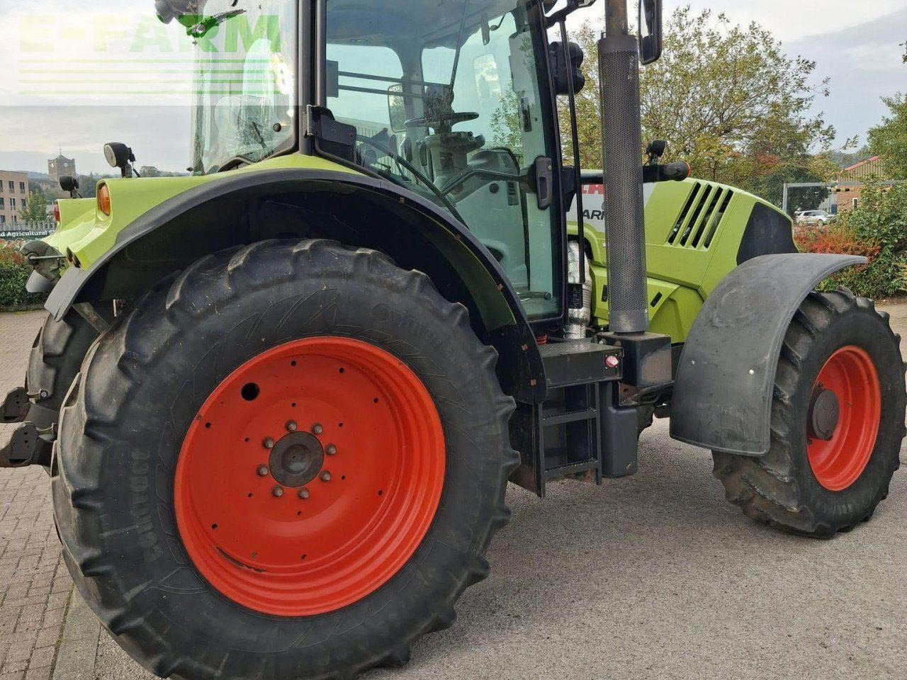 Tracteur agricole CLAAS ARION 620
