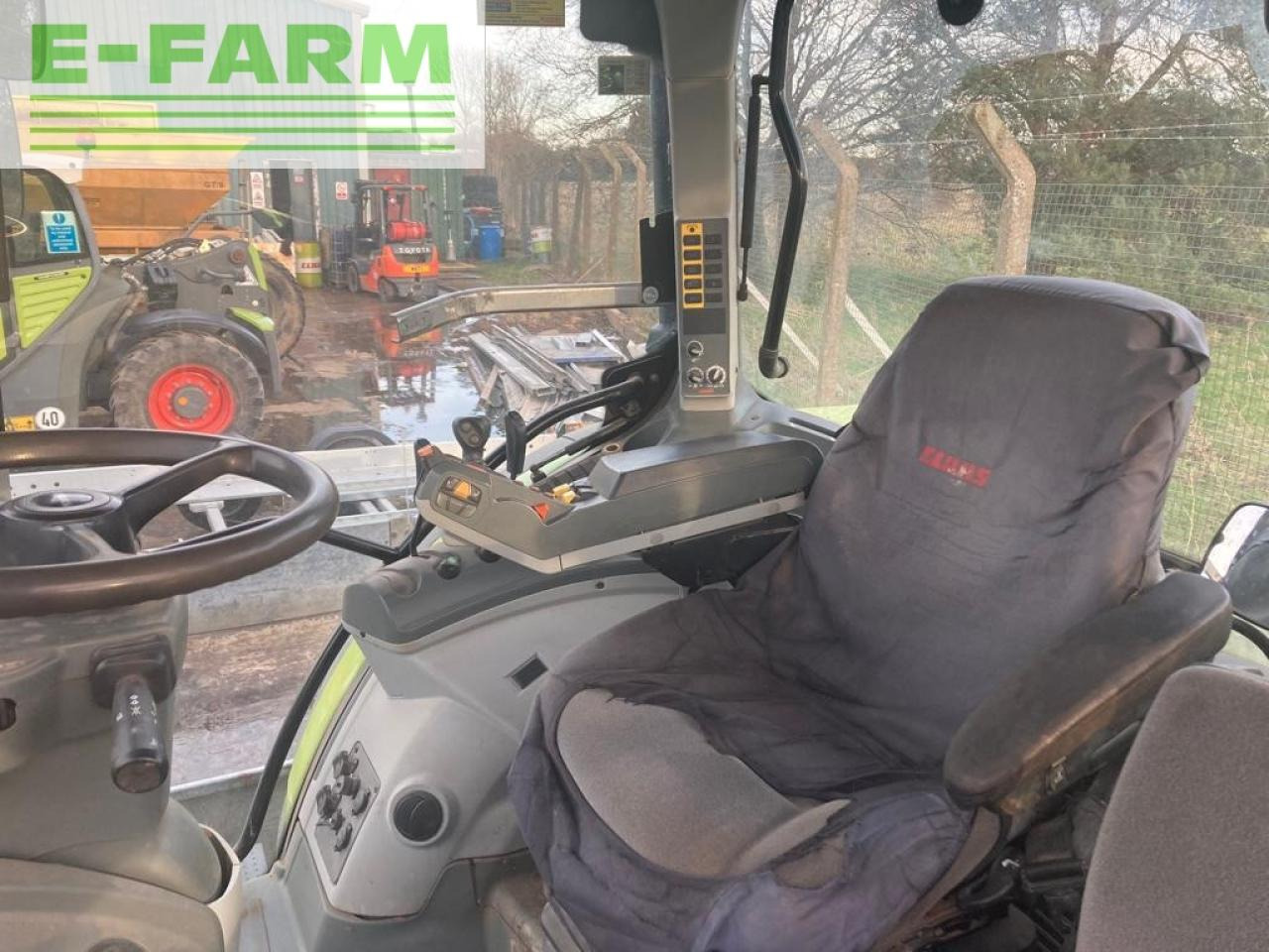 Tracteur agricole CLAAS ARION 640
