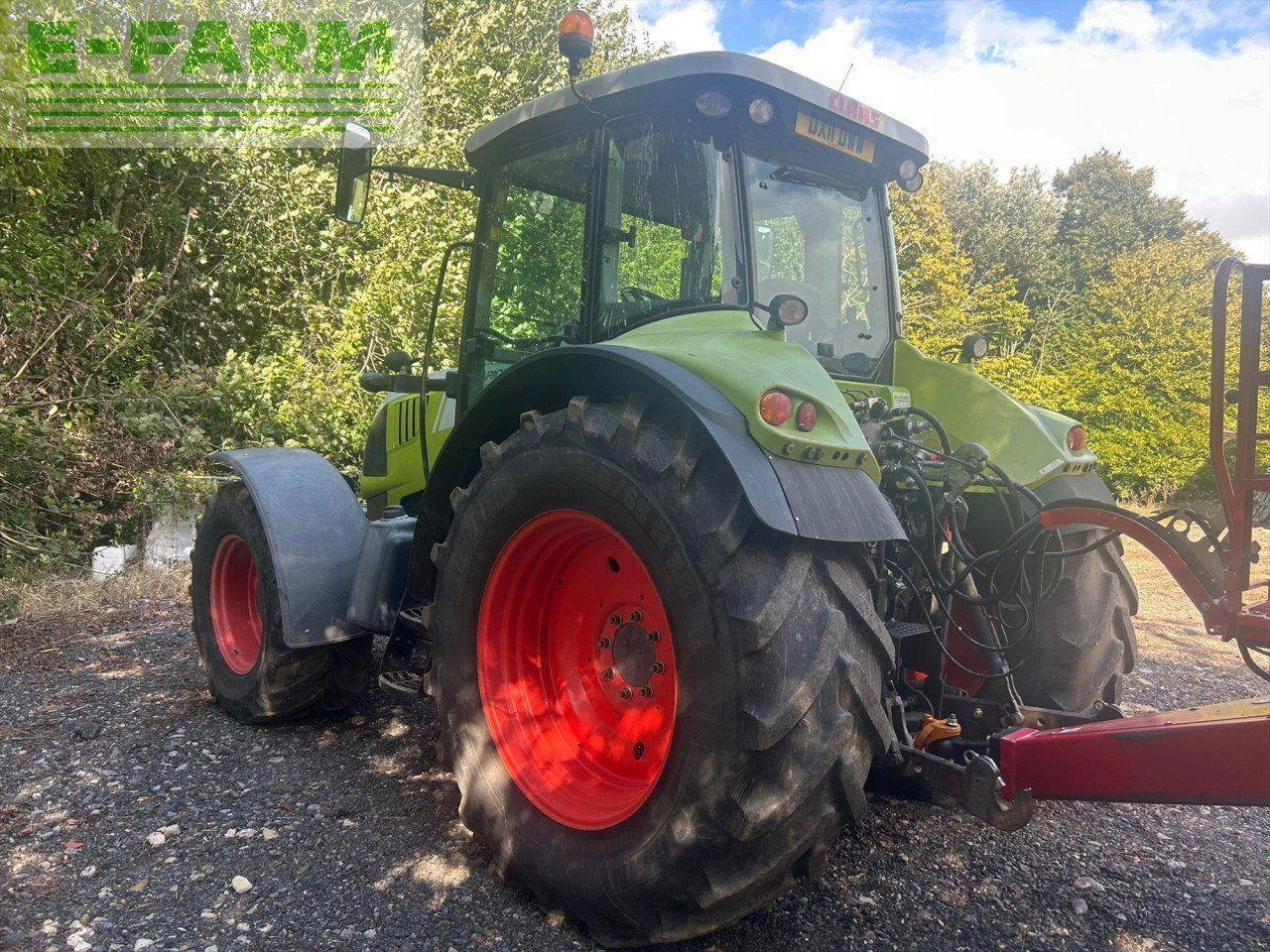 Tracteur agricole CLAAS ARION 640