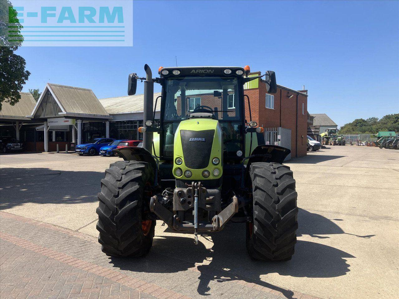 Tracteur agricole CLAAS ARION 640