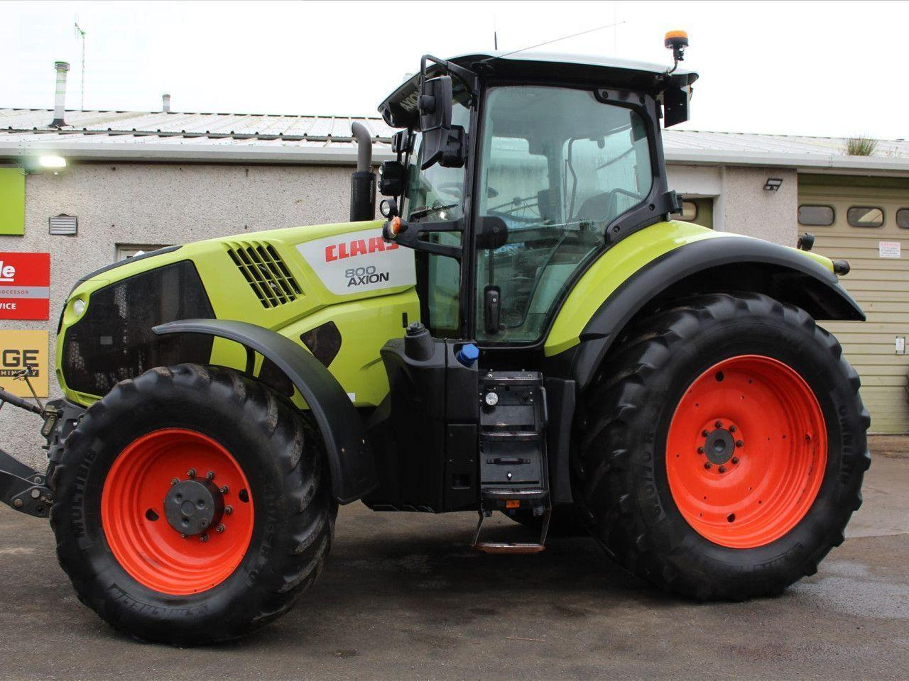 Tracteur agricole CLAAS AXION 800