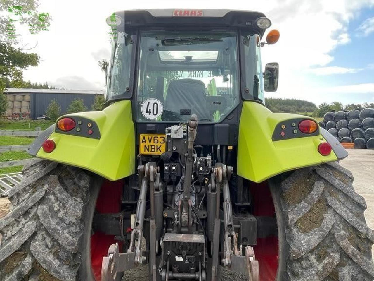 Tracteur agricole CLAAS AXION 810 CEBIS