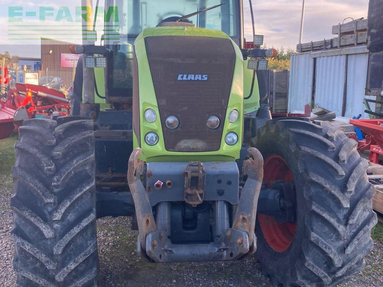 Tracteur agricole CLAAS AXION 810 CEBIS