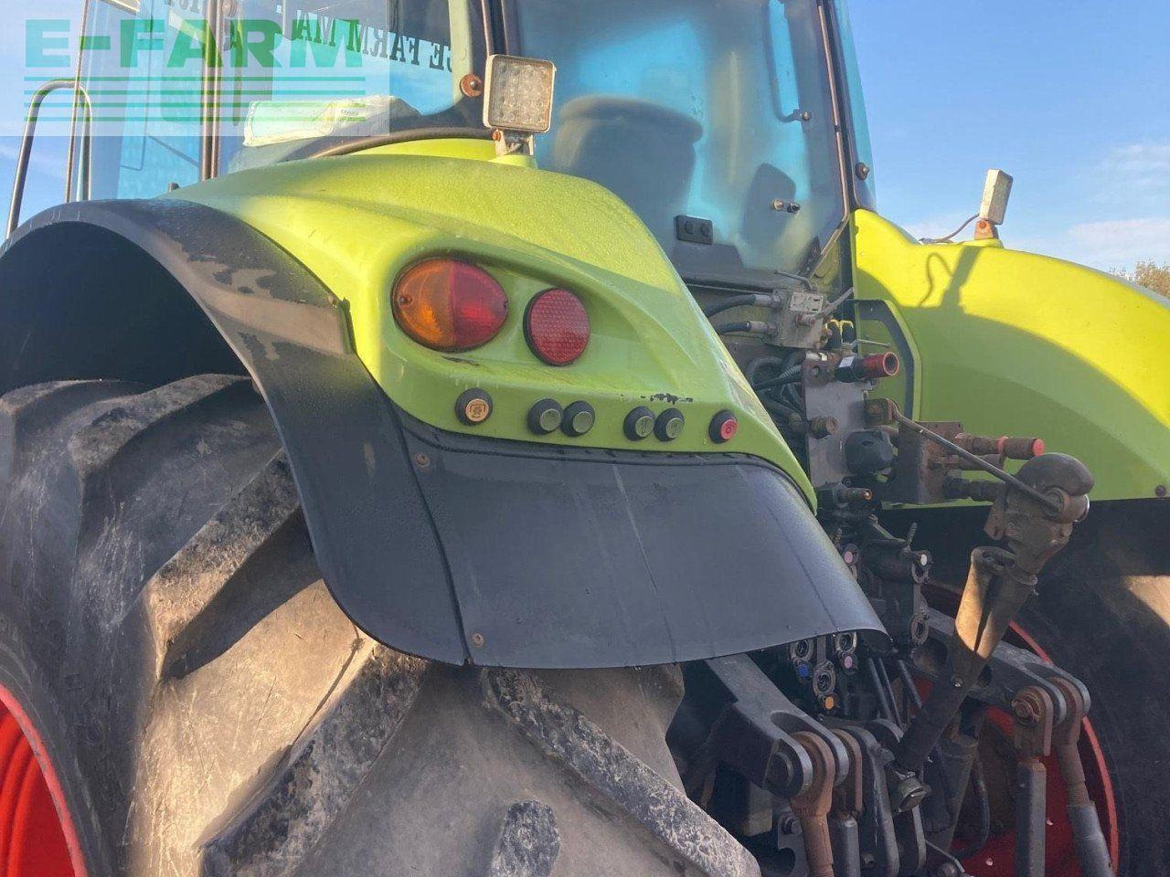 Tracteur agricole CLAAS AXION 810 CEBIS