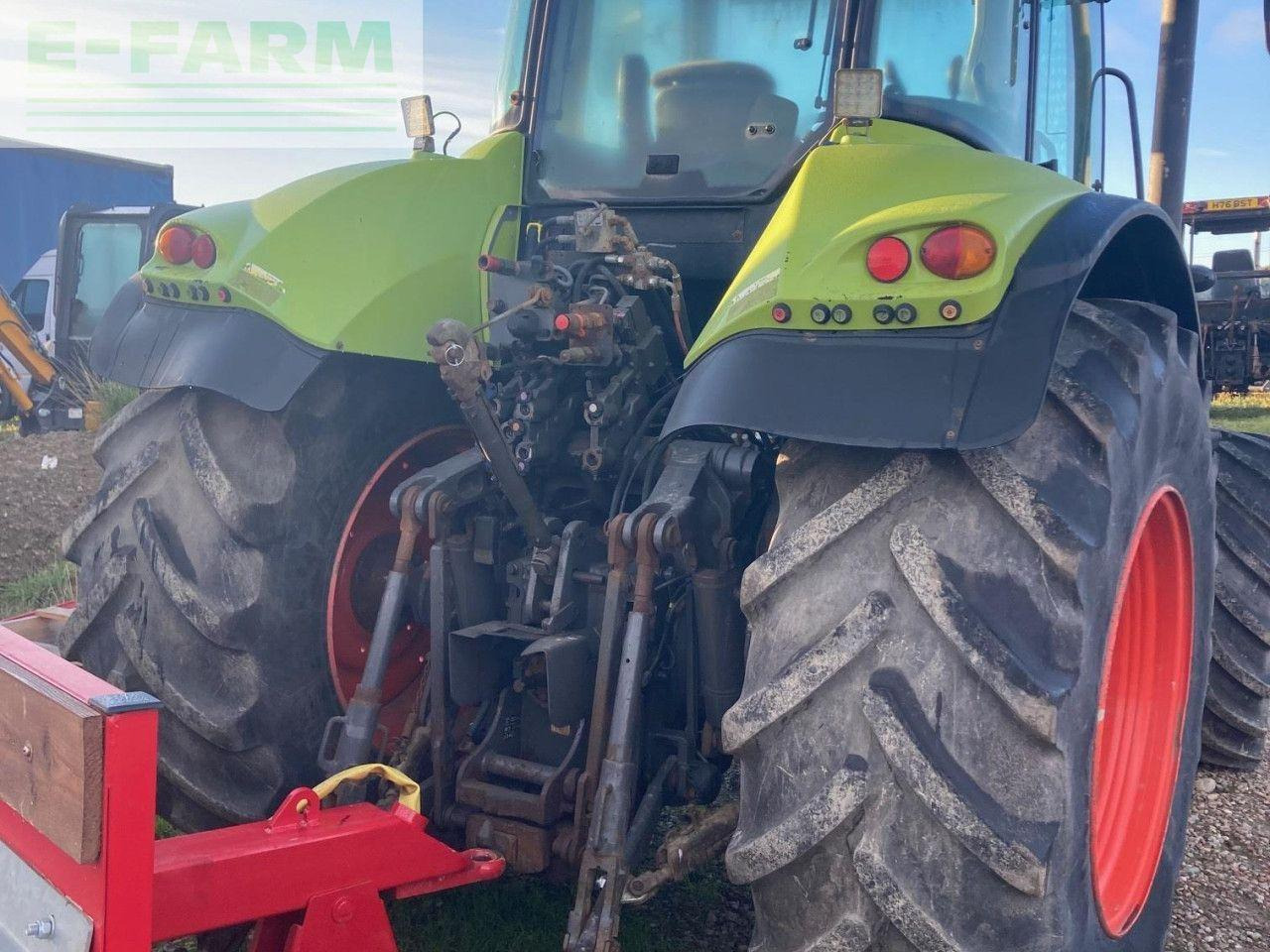 Tracteur agricole CLAAS AXION 810 CEBIS