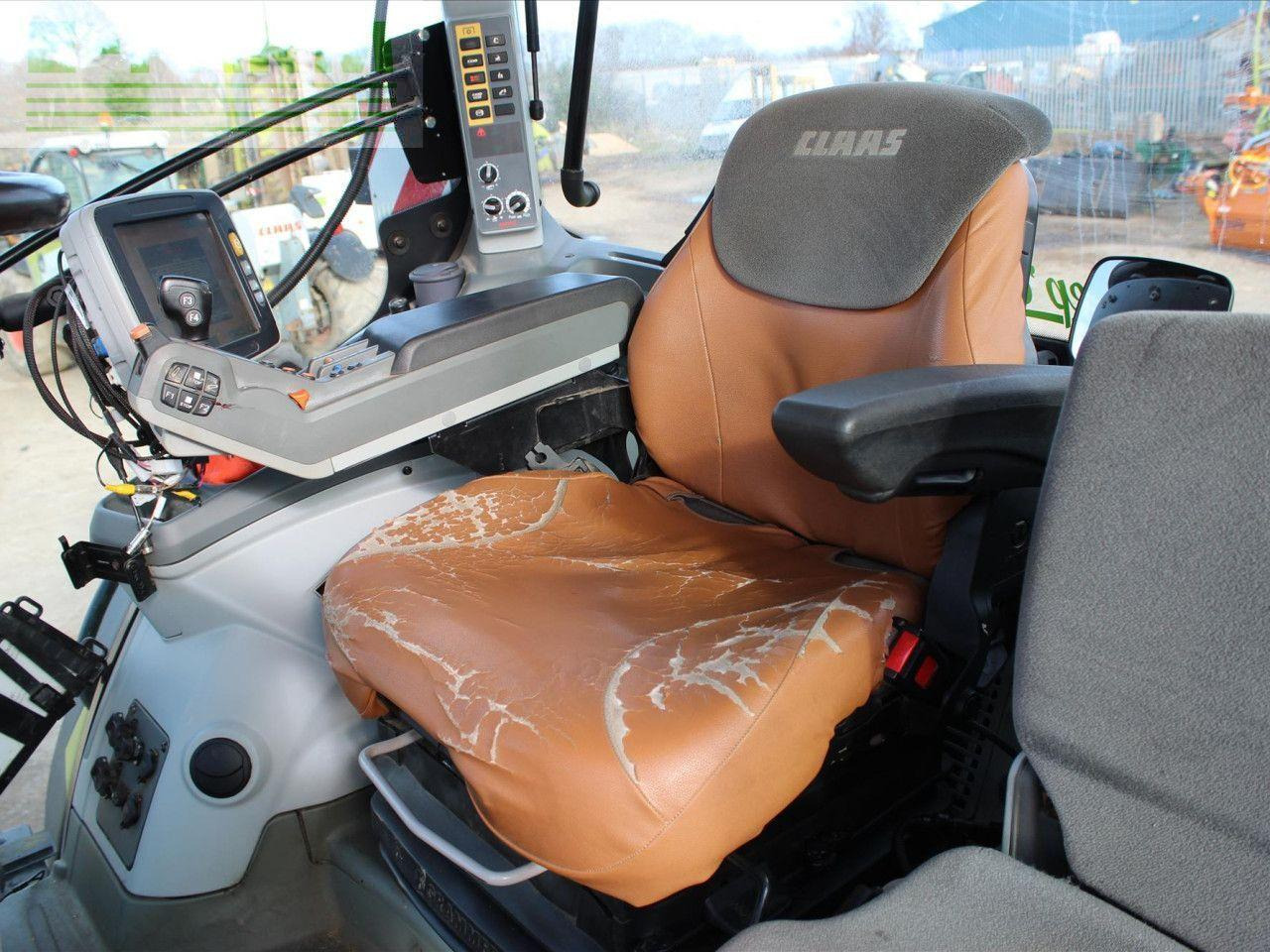 Tracteur agricole CLAAS AXION 810 CIS