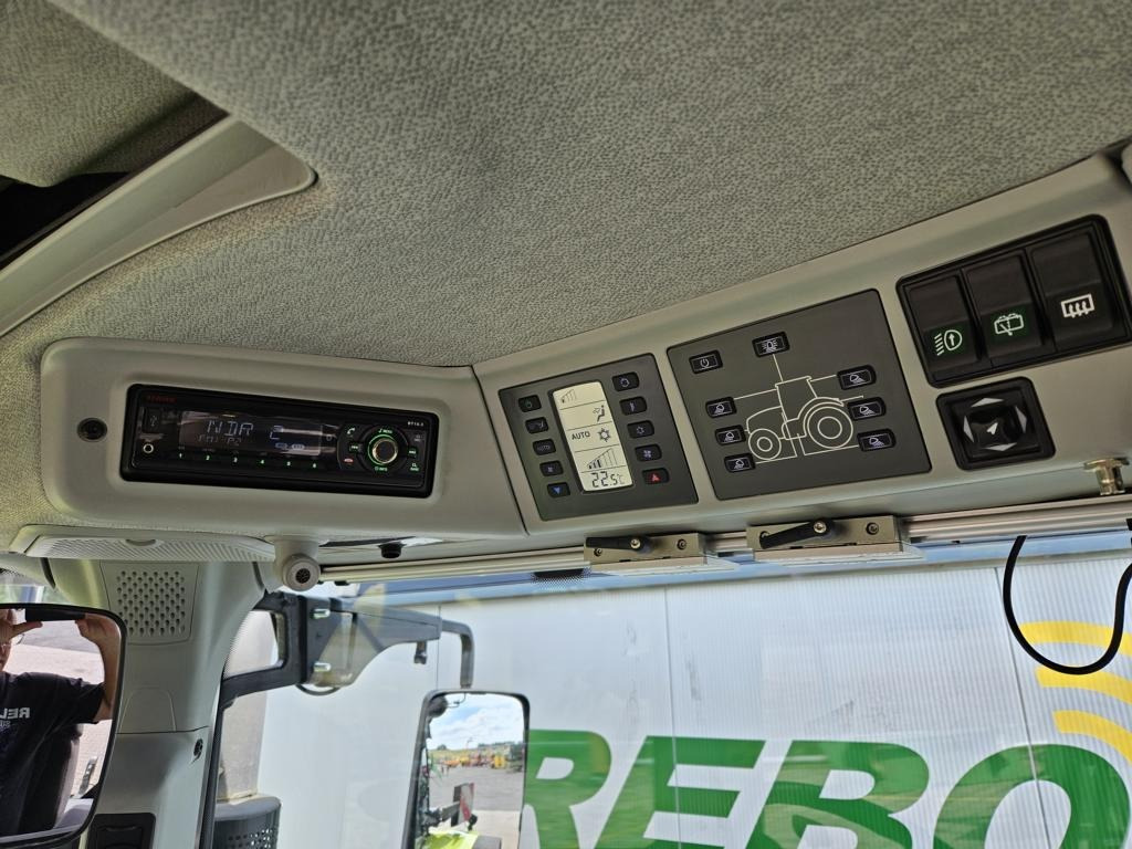 Tracteur agricole CLAAS AXION 810 CMATIC