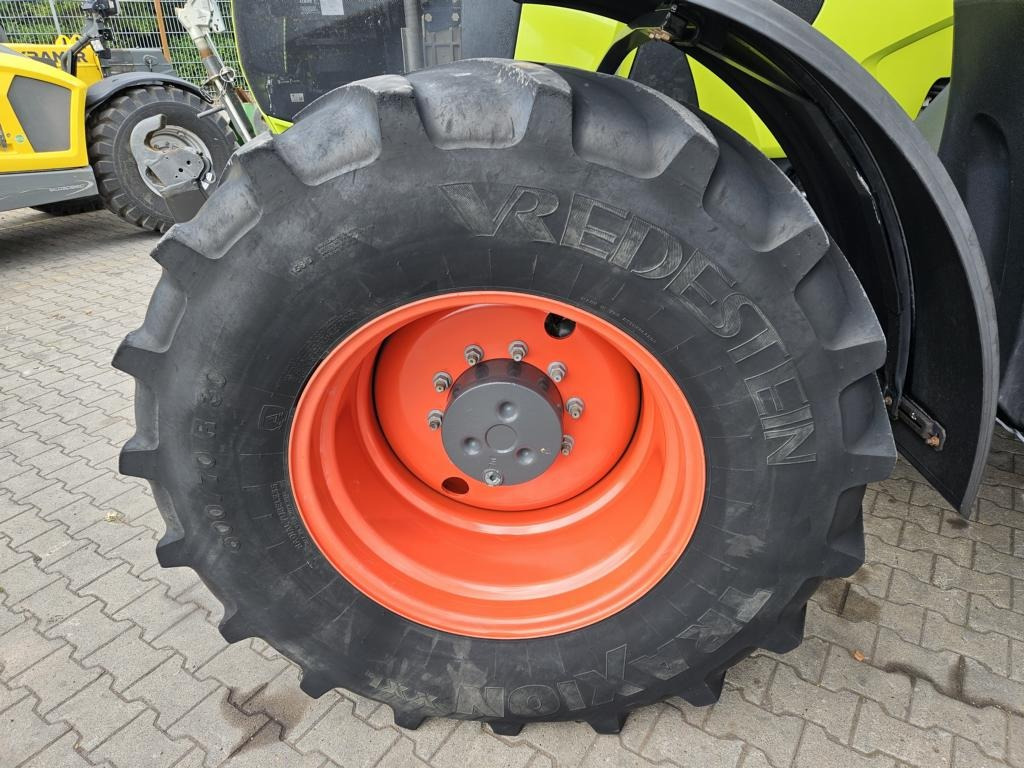 Tracteur agricole CLAAS AXION 810 CMATIC