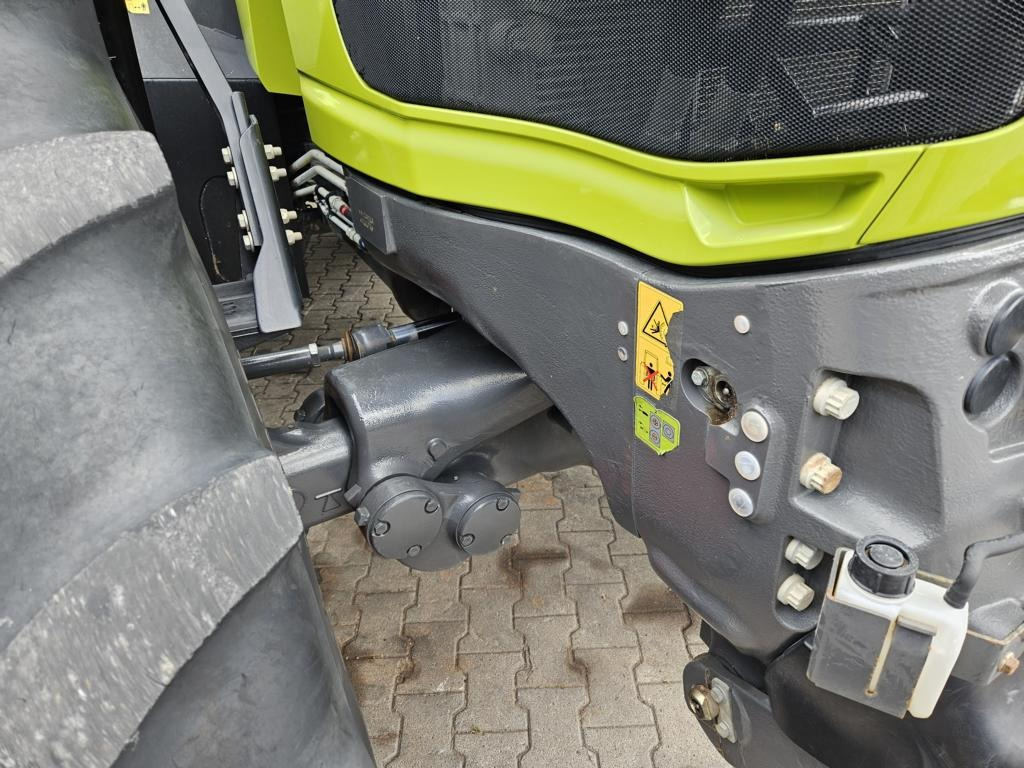Tracteur agricole CLAAS AXION 810 CMATIC