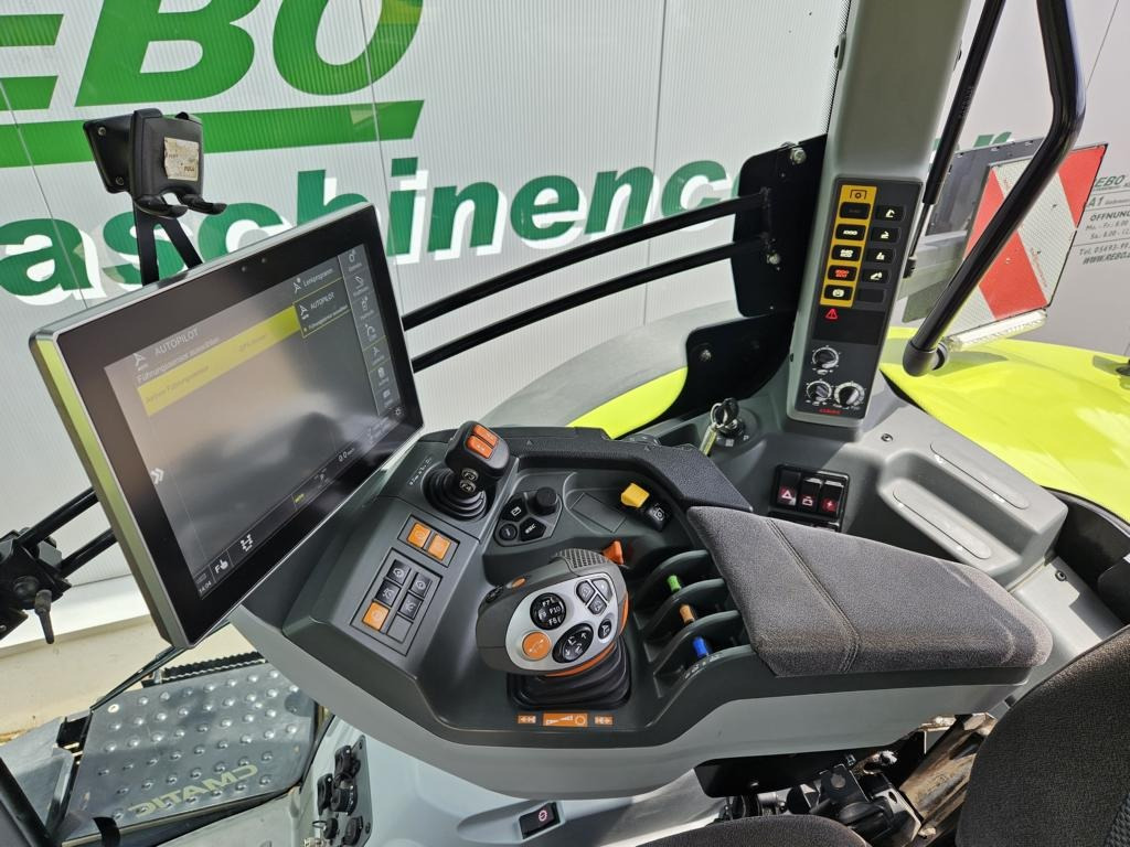 Tracteur agricole CLAAS AXION 810 CMATIC