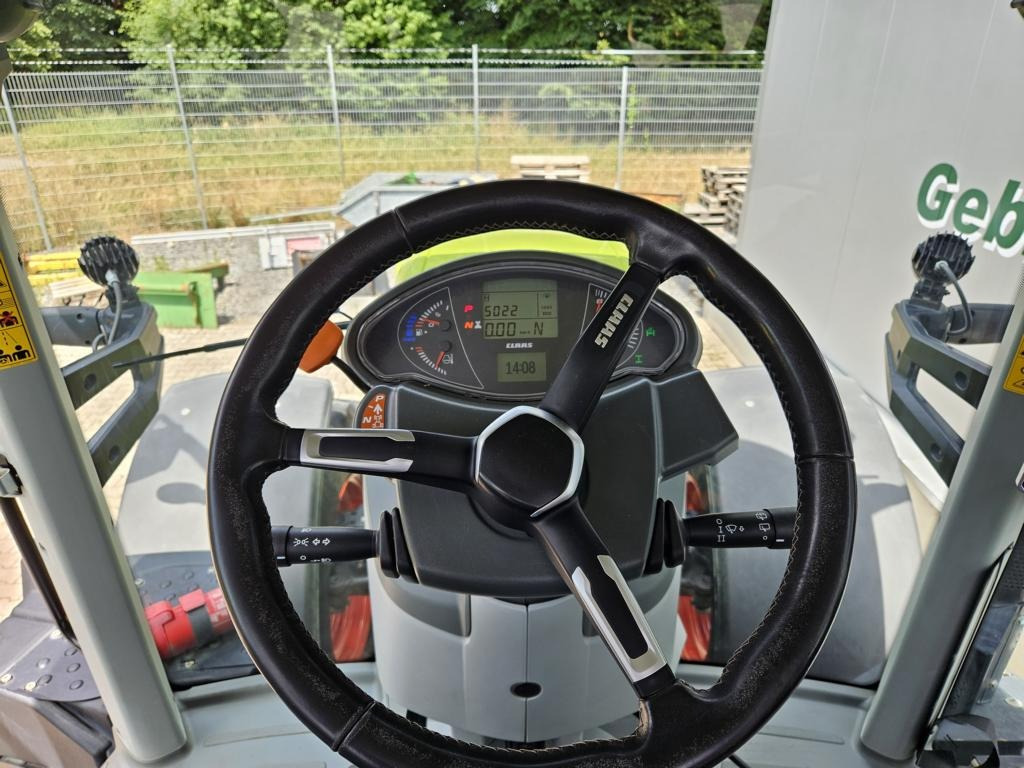 Tracteur agricole CLAAS AXION 810 CMATIC