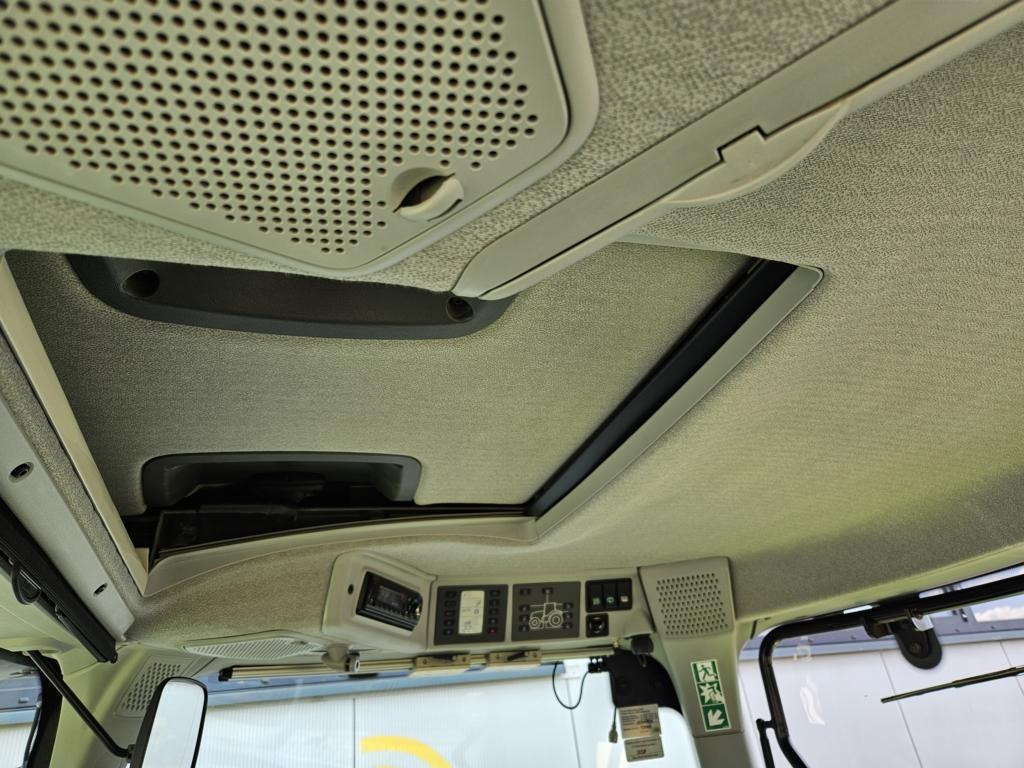 Tracteur agricole CLAAS AXION 810 CMATIC