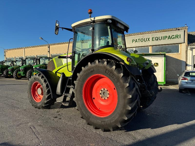 Tracteur agricole CLAAS AXION 810 CMATIC
