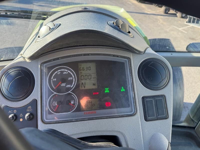 Tracteur agricole CLAAS AXION 810 CMATIC