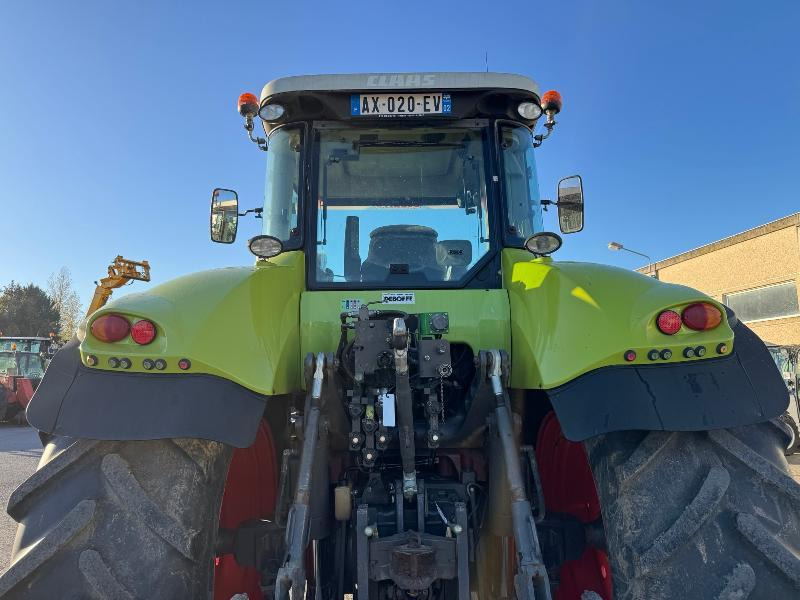 Tracteur agricole CLAAS AXION 810 CMATIC