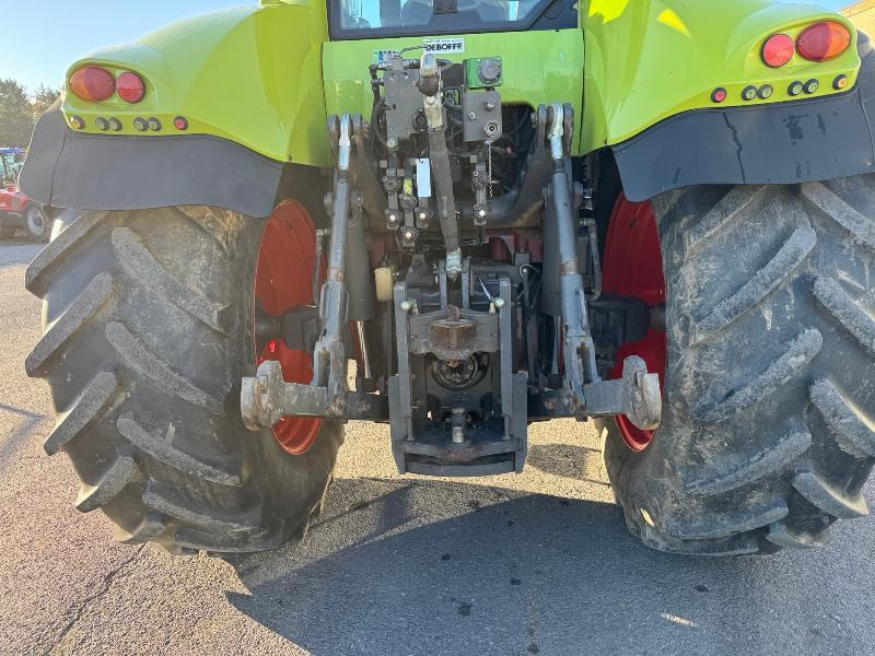Tracteur agricole CLAAS AXION 810 CMATIC