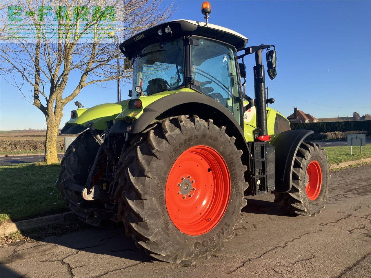 Tracteur agricole CLAAS AXION 830