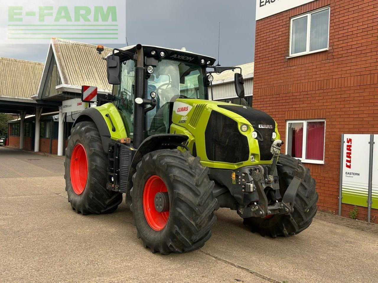 Tracteur agricole CLAAS AXION 830