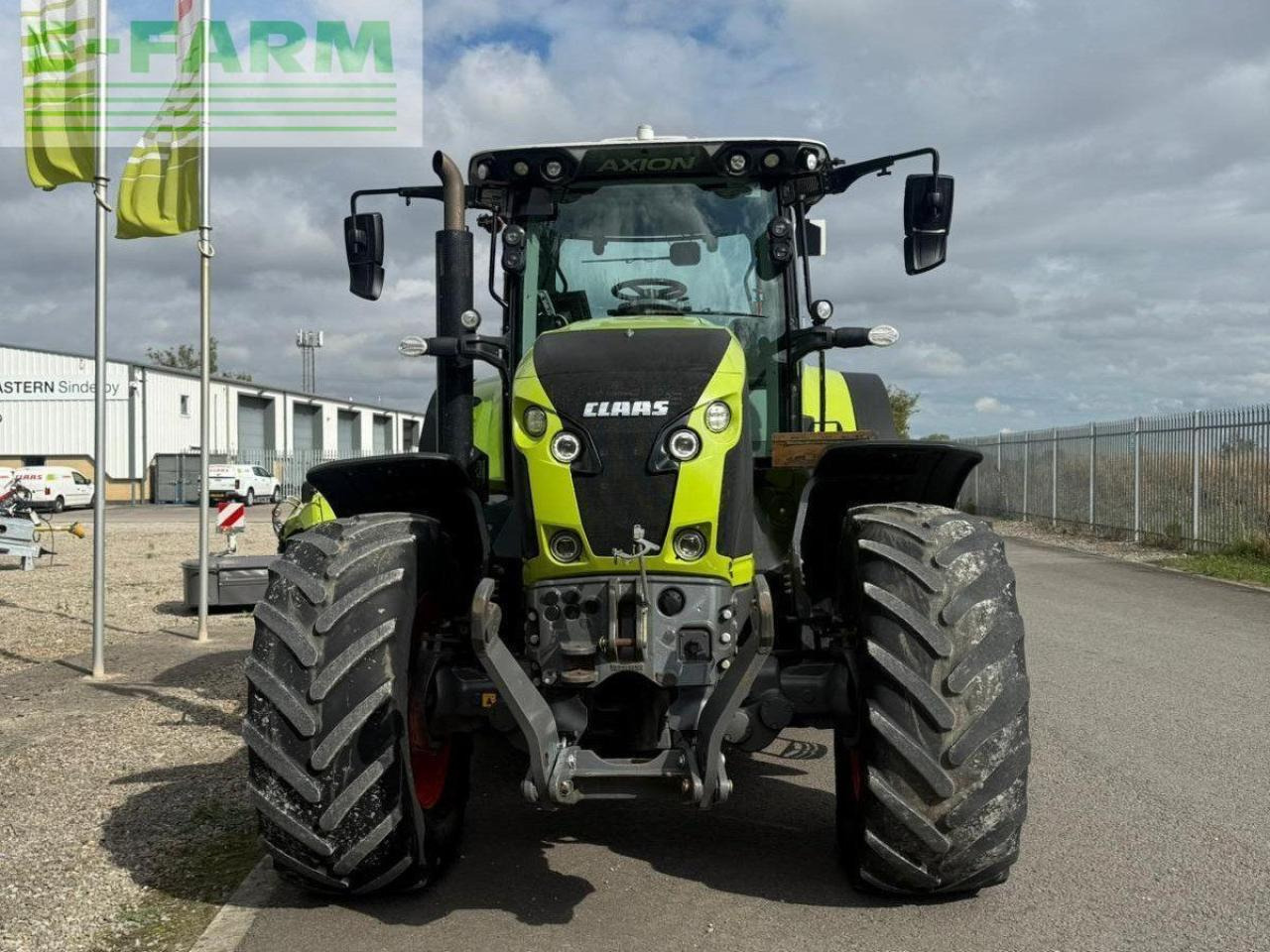 Tracteur agricole CLAAS AXION 830
