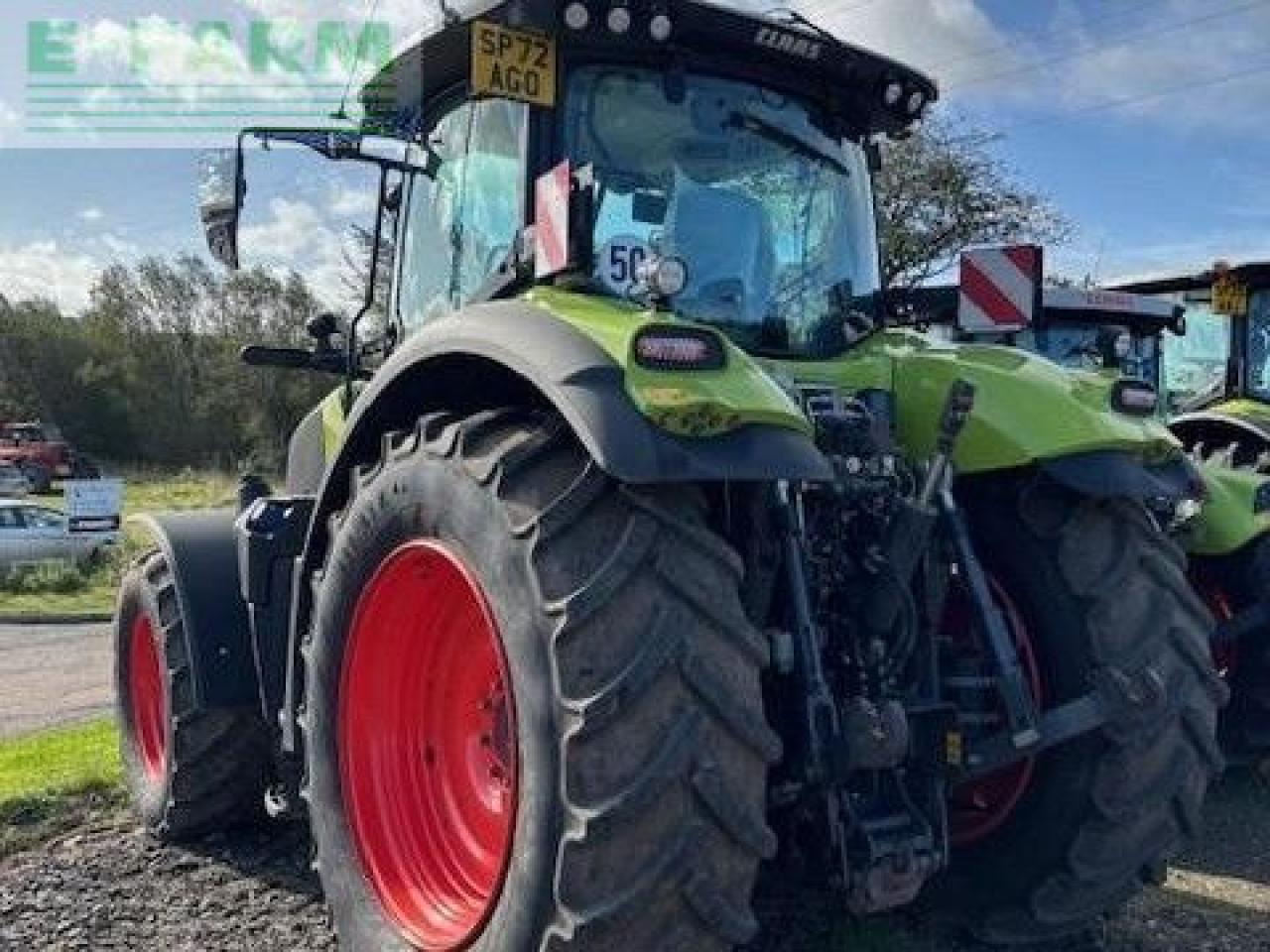 Tracteur agricole CLAAS AXION 830