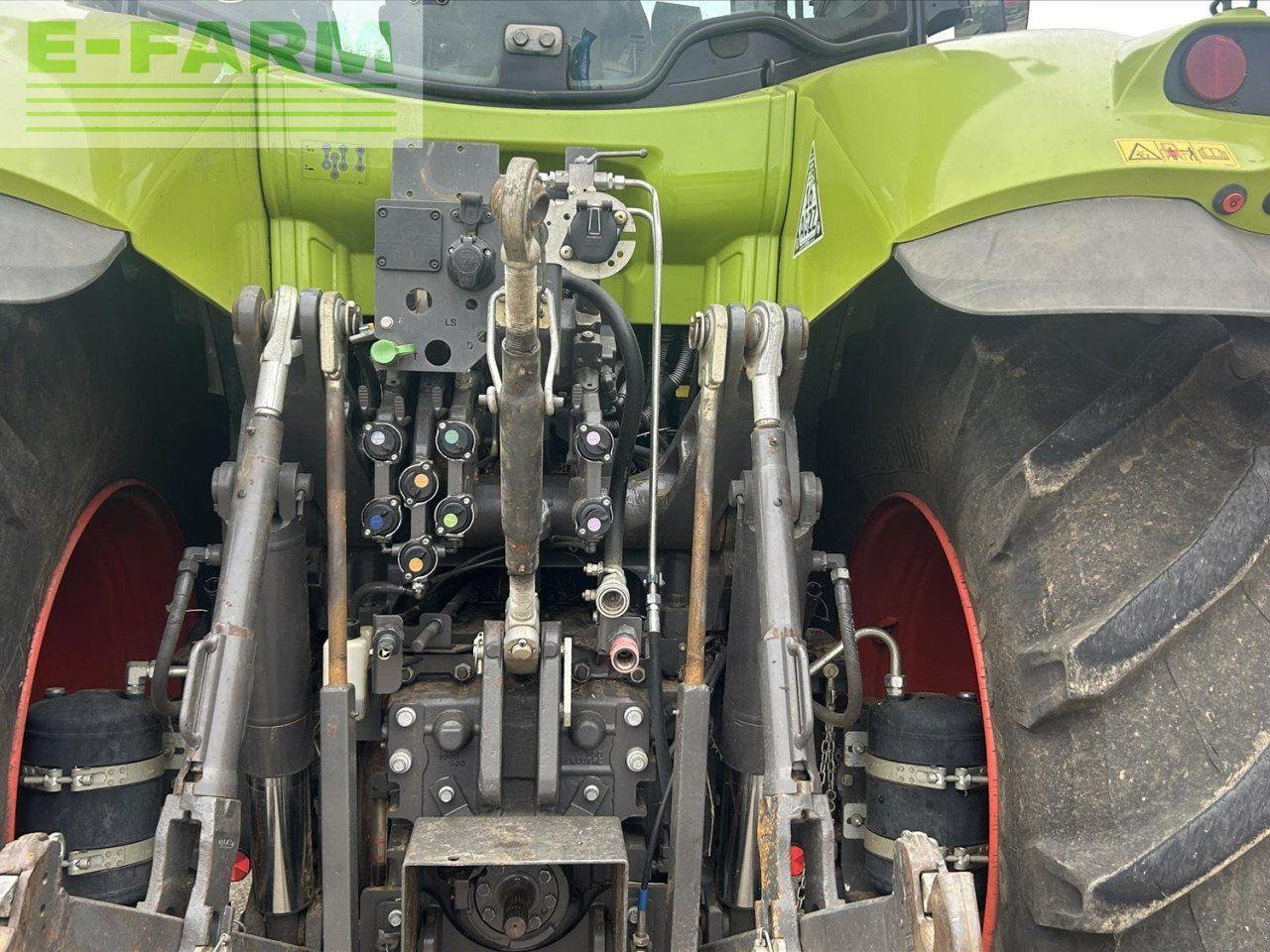 Tracteur agricole CLAAS AXION 830