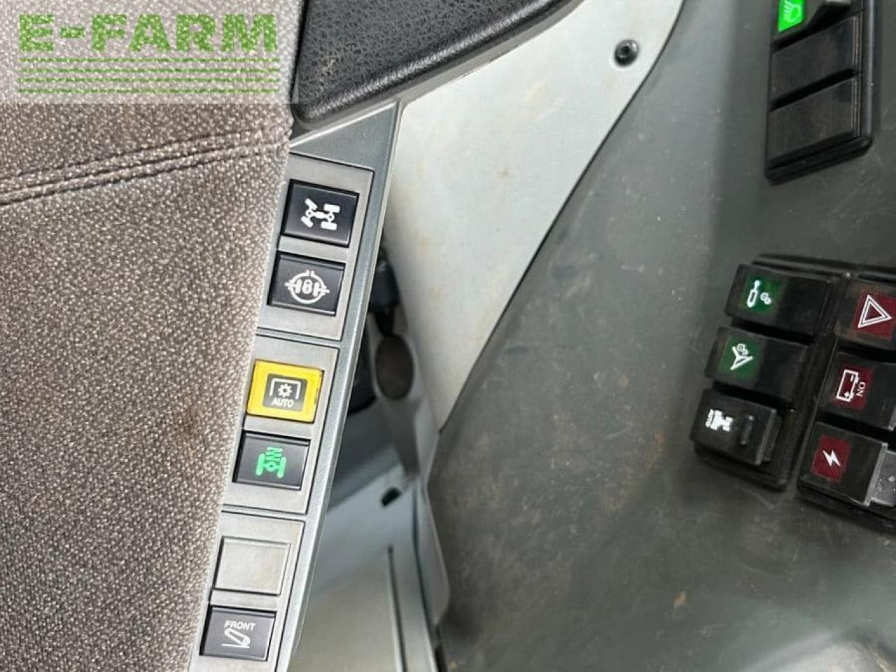 Tracteur agricole CLAAS AXION 830