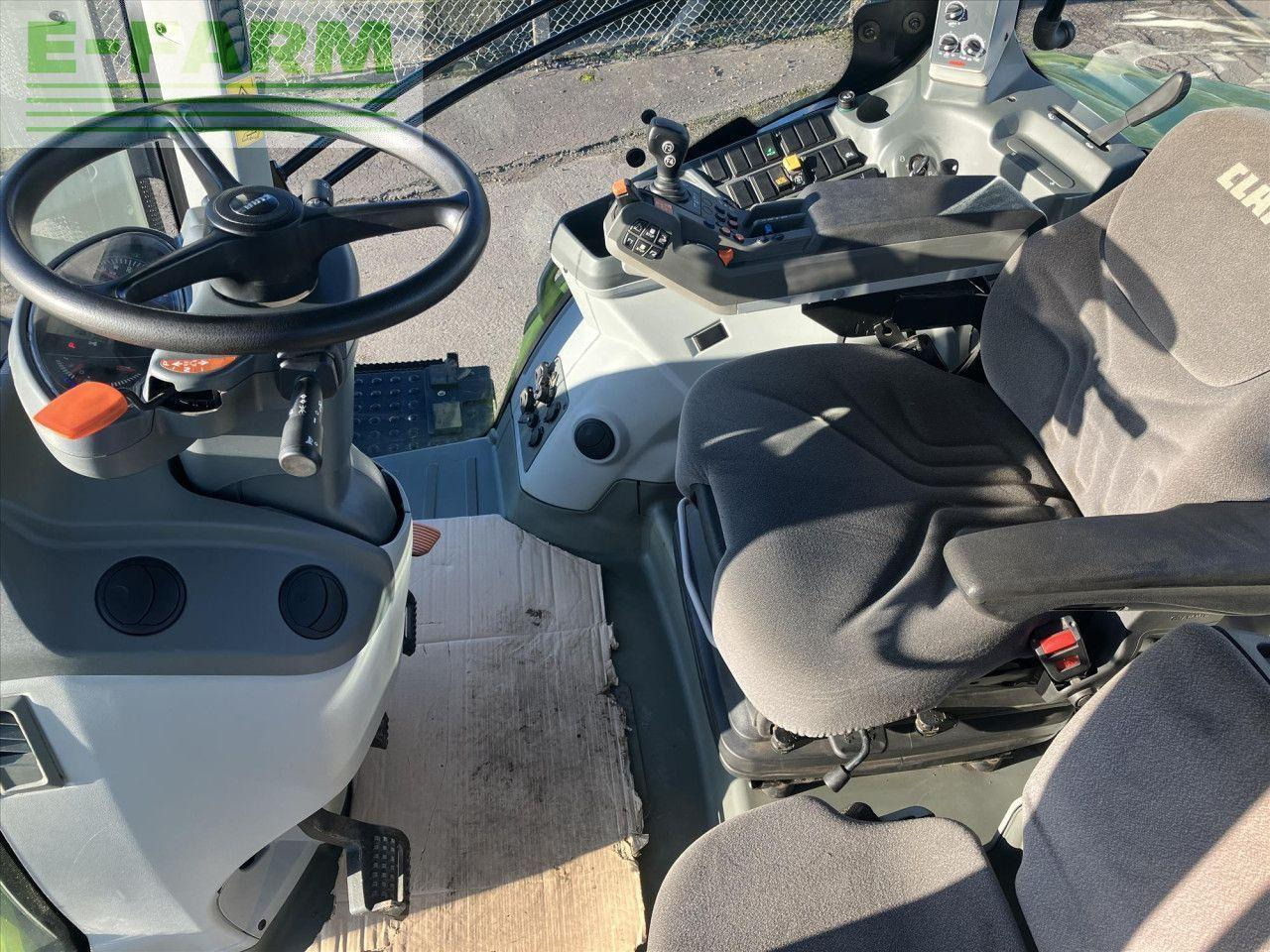 Tracteur agricole CLAAS AXION 830