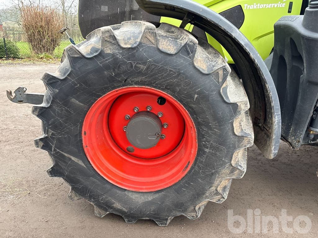 Tracteur agricole CLAAS AXION 830