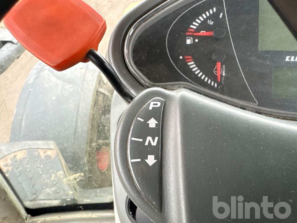 Tracteur agricole CLAAS AXION 830