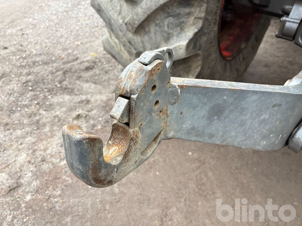 Tracteur agricole CLAAS AXION 830