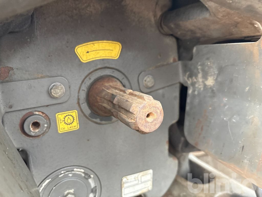 Tracteur agricole CLAAS AXION 830