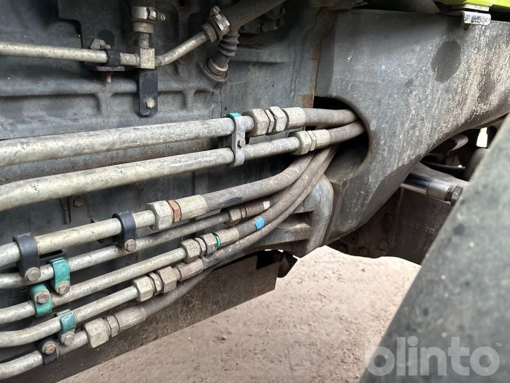 Tracteur agricole CLAAS AXION 830