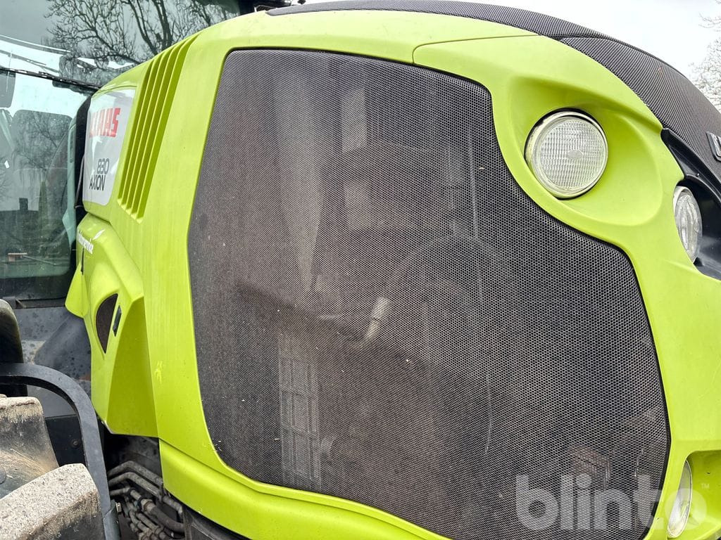 Tracteur agricole CLAAS AXION 830