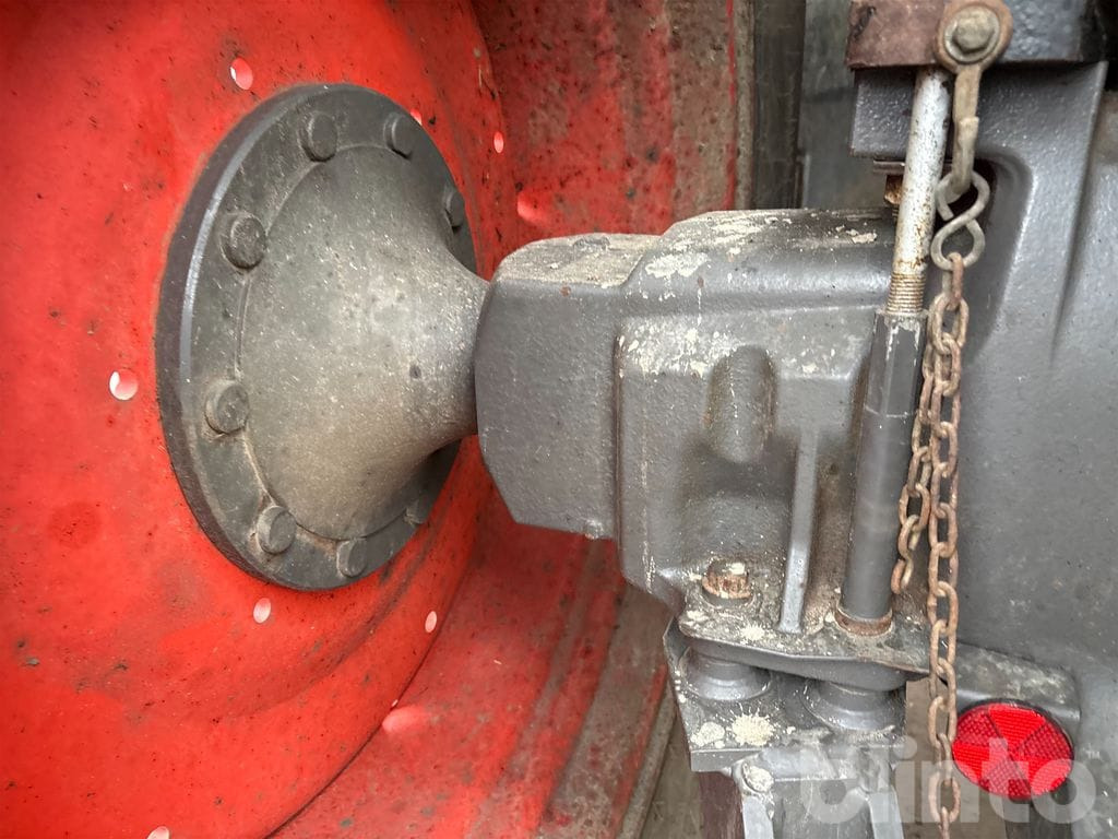 Tracteur agricole CLAAS AXION 830