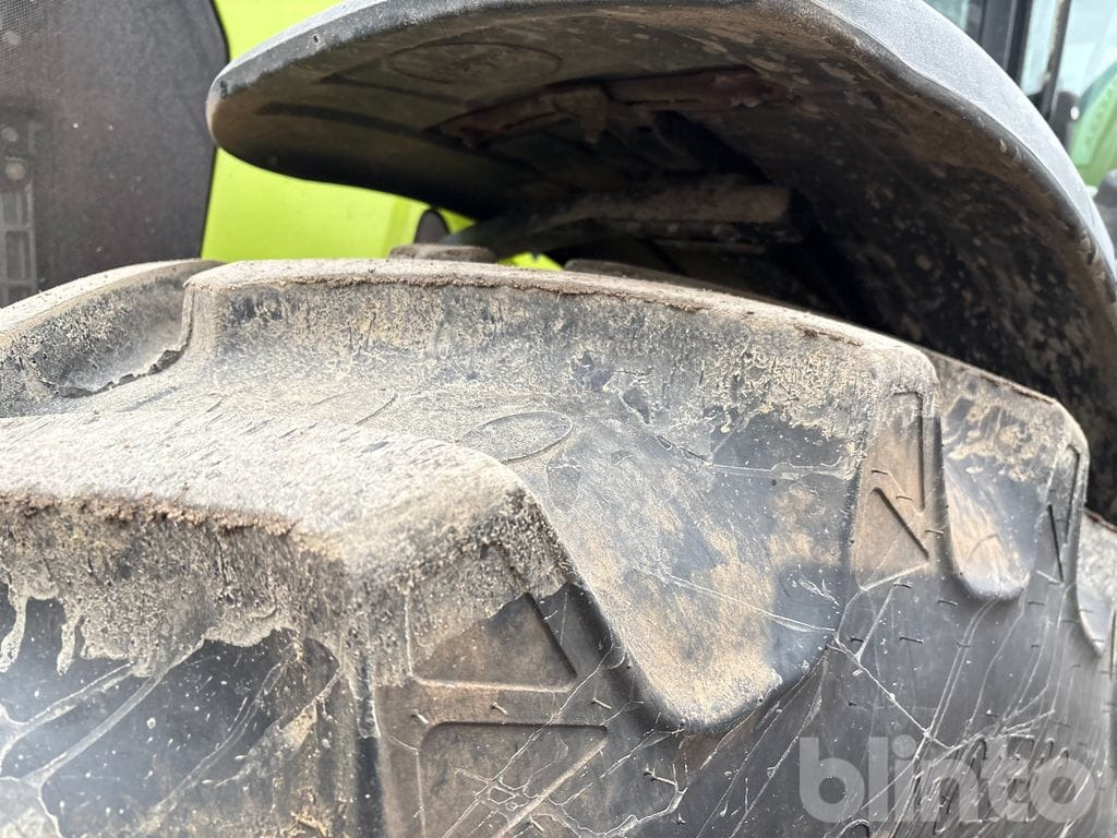 Tracteur agricole CLAAS AXION 830