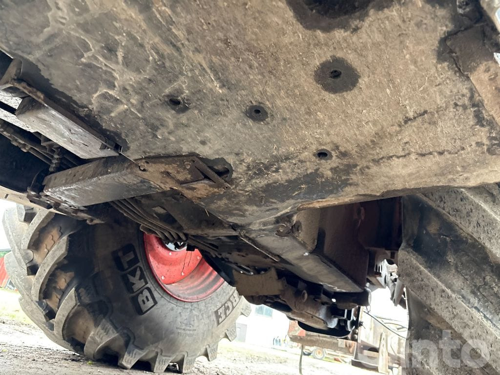 Tracteur agricole CLAAS AXION 830