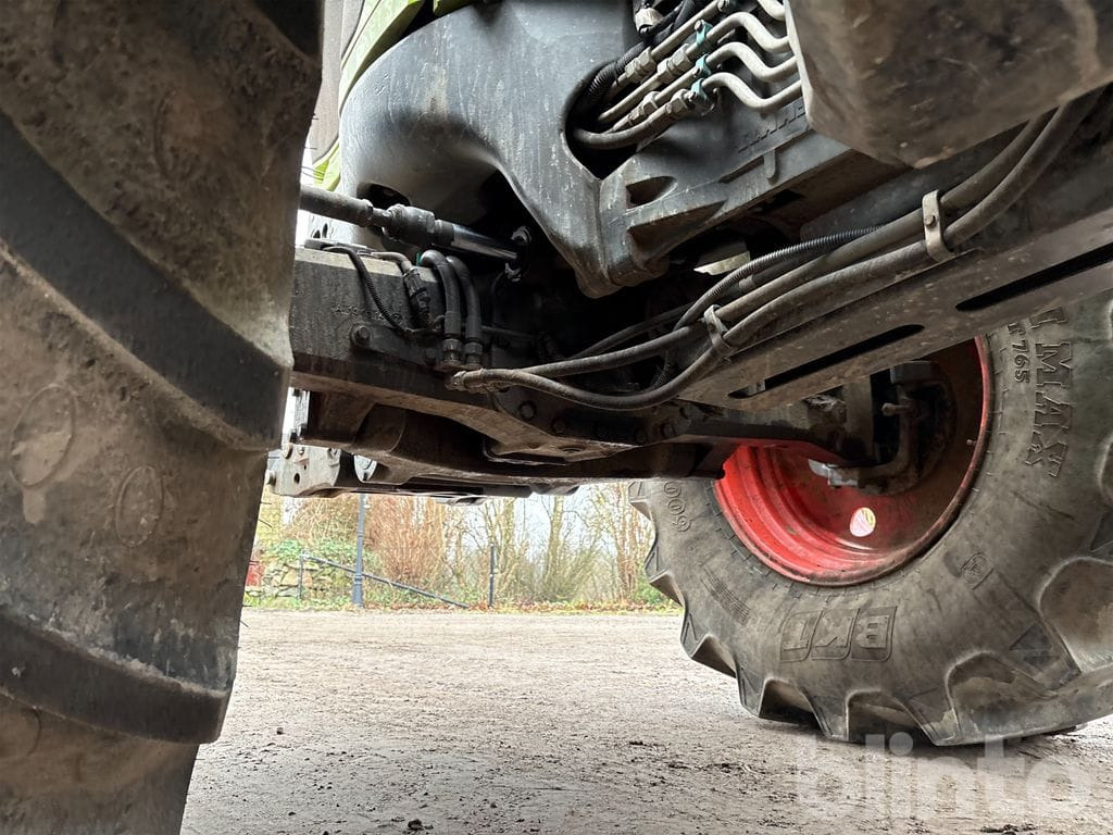 Tracteur agricole CLAAS AXION 830