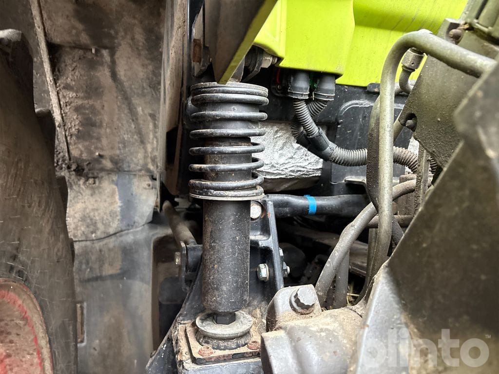 Tracteur agricole CLAAS AXION 830